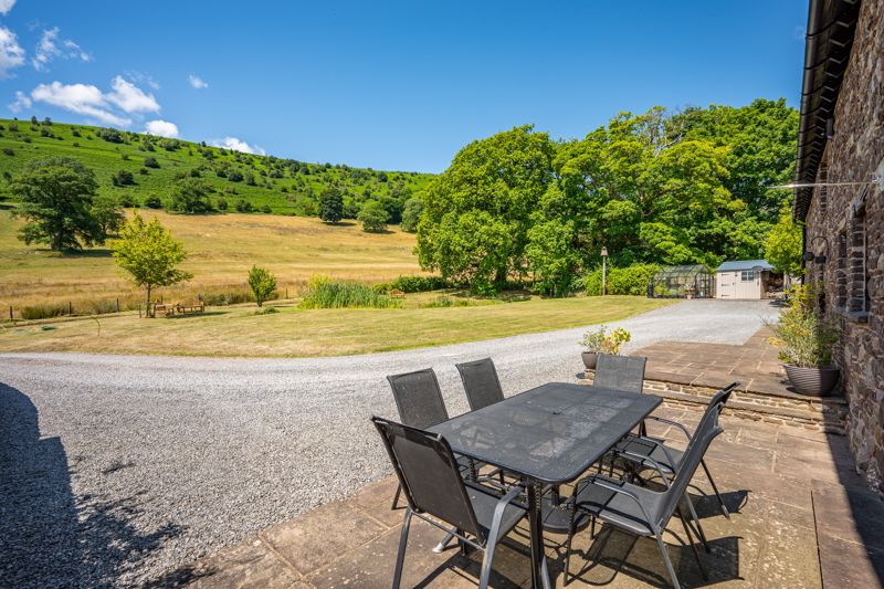 Driveway and Parking- click for photo gallery